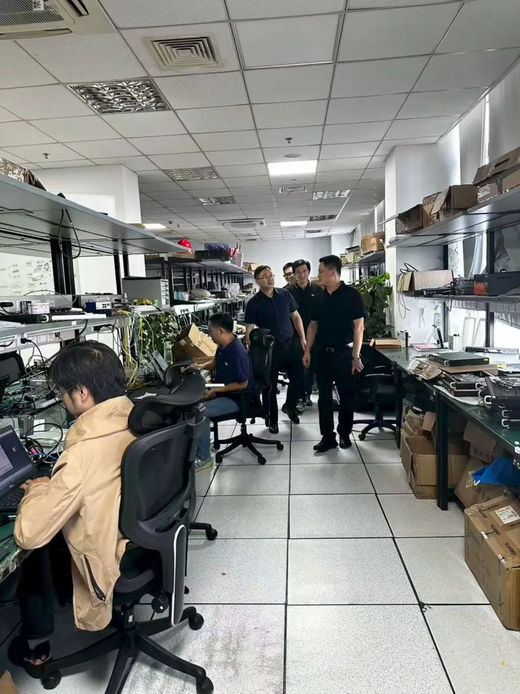 深化合作促發展 校領導赴上?？疾旄咝Ｅc企業網絡信息技術研發新動態